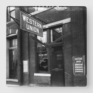 Relógio Quadrado Cerca de 1925 pretos velhos & do branco da estaç