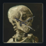 Relógio Quadrado Chefe de Esqueleto com Cigarro por Van Gogh<br><div class="desc">Chefe de Esqueleto com Cigarro em chamas de Vincent Van Gogh, óleo na canvas 1886, é um estudo de óleo pintado de um crânio humano e do esqueleto superior, na boca do qual o artista inseriu um cigarro em chamas, produzindo um efeito macabro e humorístico. Provavelmente pintado enquanto Van Gogh...</div>