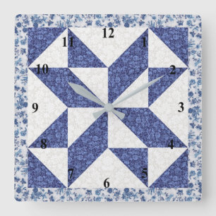 Relógio Quadrado Colcha Falsa Azul e Branco Calico