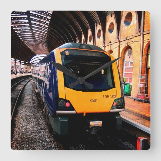 Relógio Quadrado Comboio amarelo e azul, na estação de York (Frente)