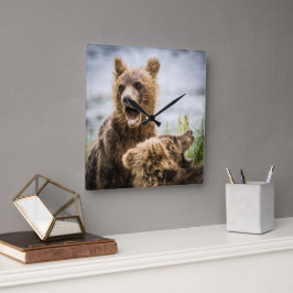 Relógio Quadrado Cubos Grizzly Procurando Sua Mãe