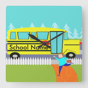 Relógio Quadrado Customizável travando o pulso de disparo do auto