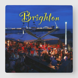 Relógio Quadrado Divertido em Brighton!