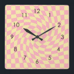 Relógio Quadrado Dorme Marcado Vermelhos Amarelo Vermelhos Vermelho<br><div class="desc">Travesseiro de design com varejo perfeito em cores pastel,  cheio de vibrações do excelente. Padrão moderno de damas vermelhos. Este design psíquico retrô te leva para a terra maravilhosa. Verificações distorcidas em cores pastel. Verificações de espiral e de espiral,  padrão de pastel controlado</div>