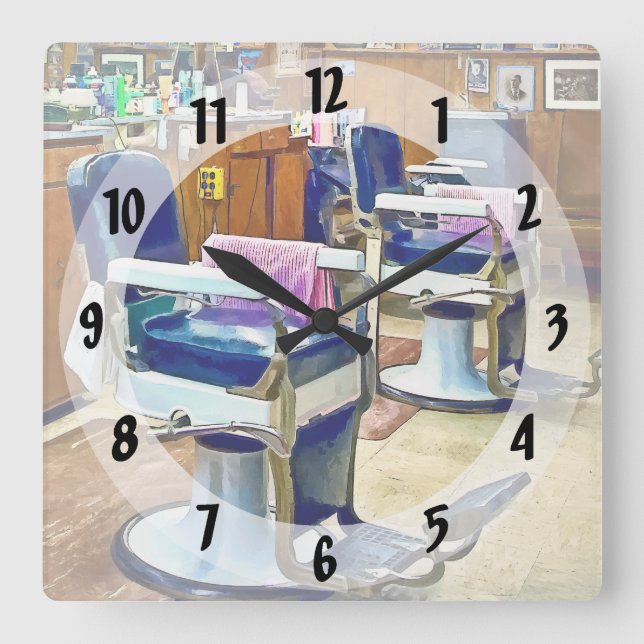 Relógio Quadrado Duas cadeiras de barbeiro com cabos listrados (Frente)