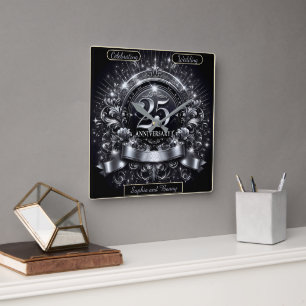 Relógio Quadrado Elegância Prateada: 25º Aniversário