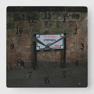 Relógio Quadrado English Road Sign personalized