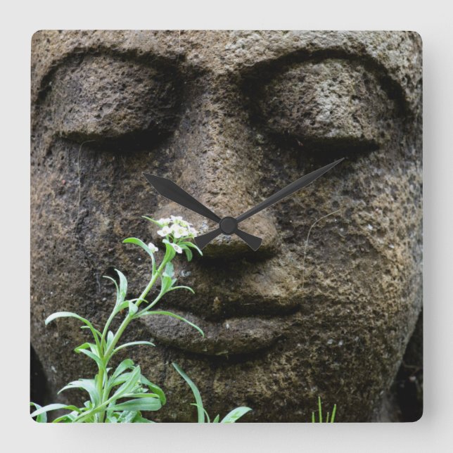 Relógio Quadrado Estátua de jardim de pedra com flor (Frente)