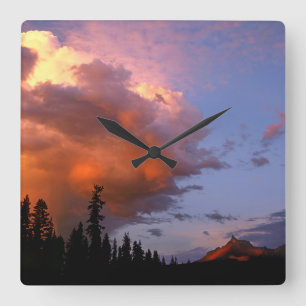 Relógio Quadrado EUA, Oregon, Floresta Nacional de Umpqua. Tempesta