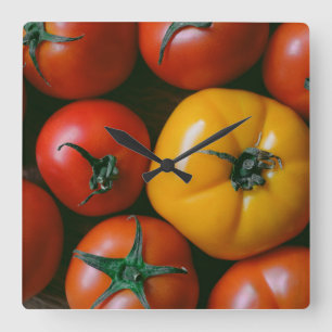 Relógio Quadrado Fazendas Tomates vermelhos e amarelos brilhantes