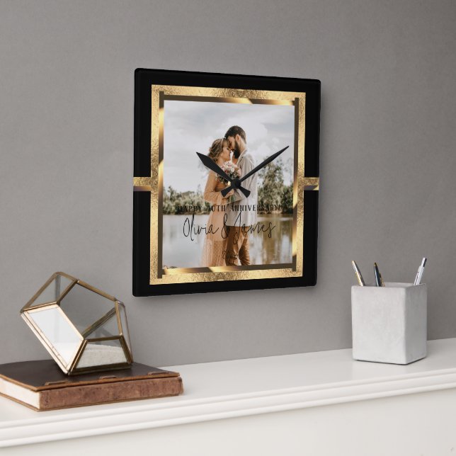 Relógio Quadrado Feliz Aniversário do Ano Personalizado, Preto e Do (Escritório)