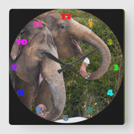 Relógio Quadrado Feliz sorriso de elefantes bonitos brincando na ne