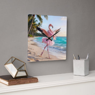 Relógio Quadrado Flamingo Bailarina em um Tutu Rosa na Praia