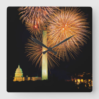 Relógio Quadrado Fourth of July, Firework Display, Skyline