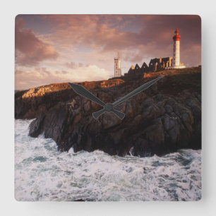 Relógio Quadrado França, farol ao amanhecer