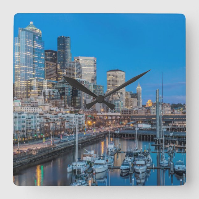 Relógio Quadrado Frente e Centro (Frente)