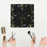 Relógio Quadrado Hairstylist de Padrão de Tesoura Dourada e Pratead<br><div class="desc">design de relógio de parede personalizado na moda para penteados com padrão de tesoura de ouro falso e prata em um fundo preto. O texto é totalmente personalizável.</div>