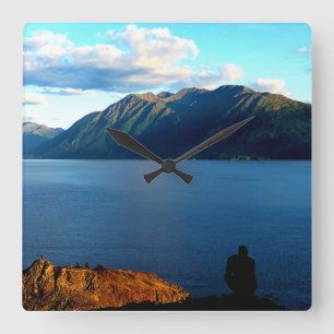 Relógio Quadrado Homem agita luz solar no Alasca