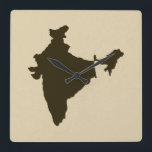 Relógio Quadrado Humores India da especiaria do chocolate<br><div class="desc">Trace o esboço de India na paleta de cores dos humores da especiaria de Emporio Moffa.</div>