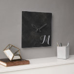 Relógio Quadrado Limão Escuro Lava Monograma Luxuoso<br><div class="desc">O design de lavagem do limão escuro neste relógio torna-o elegante e luxuoso. Adicione um monograma para adicionar um toque pessoal.</div>