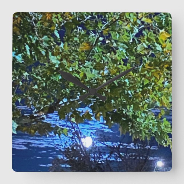 Relógio Quadrado Lua Cheia 🌝 Através Das Árvores 🌳 (Frente)