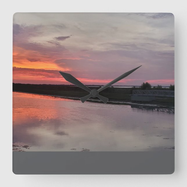 RELÓGIO QUADRADO LUZ DE SUNDOWN DO LAGO (Frente)