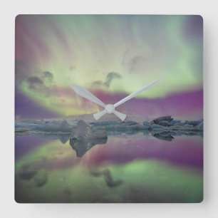 Relógio Quadrado Luzes da Aurora Refletem a Lagoa Islândia