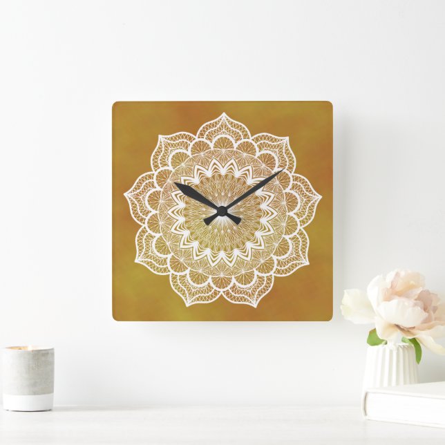 Relógio Quadrado Mandala Branco em Fundo Dourado (Lar)