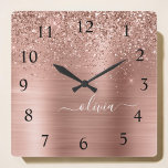 Relógio Quadrado Monograma Rosa cor-de-rosa com Dourada de metal es<br><div class="desc">Rosa Dourado - Relógio De Nome Do Monograma Com Folha Cor-De-Rosa Esbranquiçada Folha Metálica Com Brilho. Isto faz o doce e perfeito aniversário de 16 anos,  casamento,  chá de panela,  aniversário,  chá de fraldas ou festa de solteira presente para alguém que ama luxo de luxo e estilos quíticos.</div>