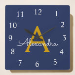 Relógio Quadrado Nome da Rapariga do Monograma de Script Dourado Az<br><div class="desc">Relógio de Nome do Monograma do Script Azul Dourado e Marinho. Isto faz o doce e perfeito aniversário de 16 anos,  casamento,  chá de panela,  aniversário,  chá de fraldas ou festa de solteira presente para alguém que ama luxo de luxo e estilos quíticos.</div>