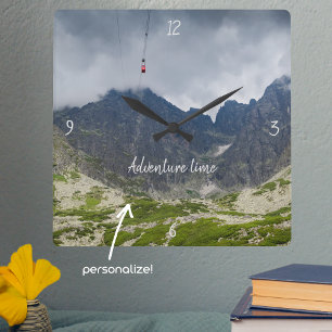 Relógio Quadrado Nuvens de tempestade sobre as montanhas personaliz