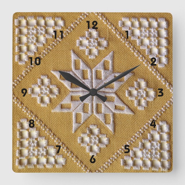 Relógio Quadrado O branco IMPRIMIU o bordado 2 do cutwork no (Frente)