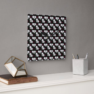 Relógio Quadrado Padrão Floral Branco Elegante em Fundo Preto