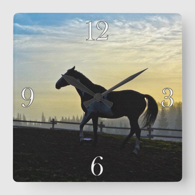 Relógio Quadrado Pinto em Barnyard no Sunrise (Frente)