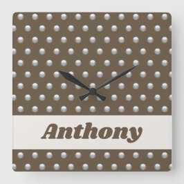 Relógio Quadrado Prata Metálica Moderna e Bolinhas castanha escura