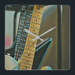 Relógio Quadrado presente de guitarra para dia de os pais<br><div class="desc">Este trabalho de arte de guitarra retrô vintage é um presente incrível para um guitarrista,  um guitarrista ou um amante de violão. Pode ser dado como presente de aniversário guitarrista,  presente de guitarra para pai,  e melhor presente guitarrista de sempre. Mostra um clássico trabalho de arte de guitarra acústica.</div>