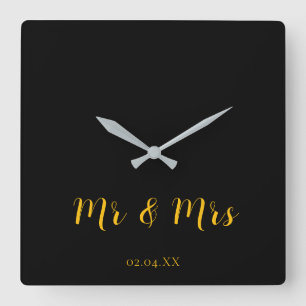 Relógio Quadrado Preto Personalizado com Sr. e Sra. Amarelos