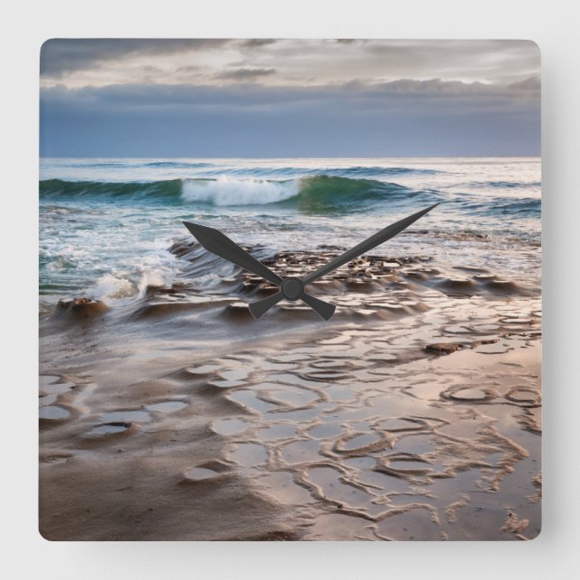 Relógio Quadrado Quebra de onda na praia, Califórnia (Frente)