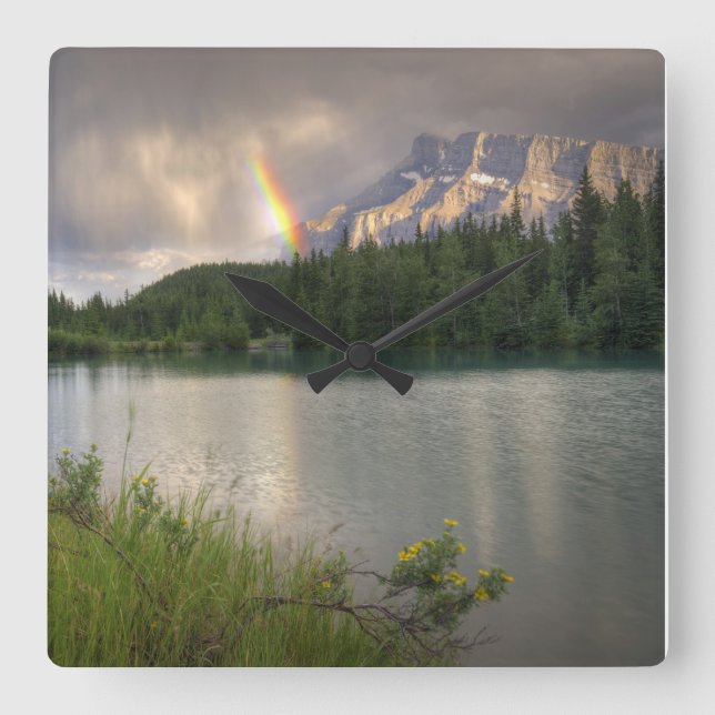 Relógio Quadrado Rainbow & Mountain, Alberta Canadá (Frente)