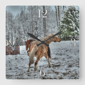 Relógio Quadrado Red Dun & Palomino Winter Horses em Snow