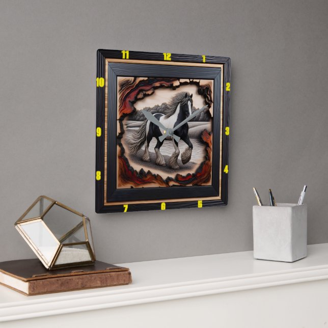 Relógio Quadrado Riverbank Trot: Vanner Gypsy da Madeira Charred (Escritório)