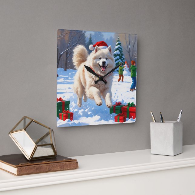 Relógio Quadrado Samoyed Correndo na Neve com Chapéu de Natal (Escritório)