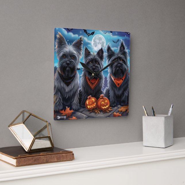 Relógio Quadrado Skye Terrier Halloween Assustador  (Escritório)
