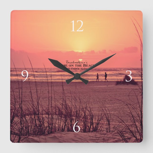 Relógio Quadrado Sol sobre o Casal Andando pelo Oceano (Frente)