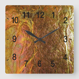 Relógio Quadrado Textura Dourada e revestida de latão, com uma fend