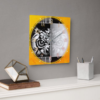 Relógio Quadrado Time and illustrated art on your wall.