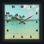 Relógio Quadrado Tranquil e Serene Turquoise Beach no Havaí<br><div class="desc">Uma fotografia cênica pacífica de uma praia tropical havaiana isolada. Palmeiras balançando na brisa. As águas são tranquilas e calmas numa cor verde-turquesa. A areia é macia e convidativa. O processamento da foto lhe dá um olhar nostálgico antigo.</div>