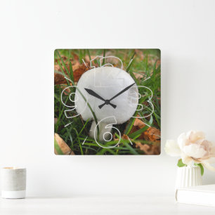 Relógio Quadrado Um cogumelo mordido