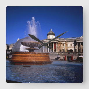 Relógio Quadrado Uma fonte da Praça de Tralgar, Londres