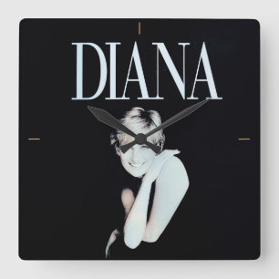 Relógio Quadrado Uma Senhora Real.